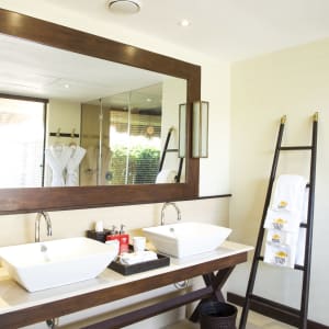 Water Garden Sigiriya:  Superior Deluxe Villa | Bathroom
