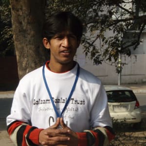 Unterwegs mit einstigen Strassenkindern in Delhi: Salaam Baalak Guide