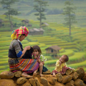 Abenteuer Sapa «Authentic Package» ab Hanoi: Sapa: Family in rice terraces