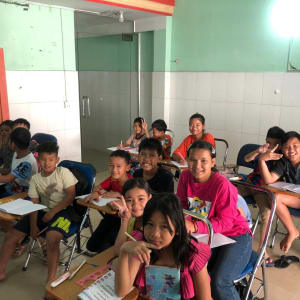 Phnom Penh, ville de contrastes: School kids