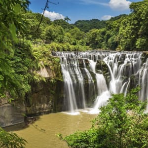 Natur & Kultur im Norden in Taipei: Shifen Waterfall