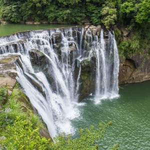 Natur & Kultur im Norden in Taipei: Shifen Waterfall