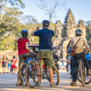 Das Weltwunder Angkor aktiv erleben ab Siem Reap: Siem Reap: South Gate Angkor Thom - Bycycle tour