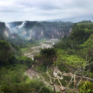 Sumatra Überlandreise ab Medan: Sumatra Bukittinggi Sianok Canyon