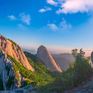 Wanderlust am Bukhansan in Seoul: Sunrise over Bukhansan Mountain