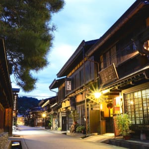 Contrastes du Japon de Tokyo: Takayama: by night