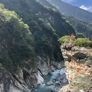 La côte orientale sauvage de Taïwan de Taipei: Taroko with pavilion