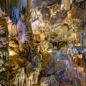 Découverte active du centre du Vietnam de Hué: Tien Son cave in Phong Nha Ke Bang