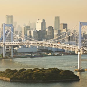 Tokio auf zwei Rädern entdecken: Tokyo Rainbow Bridge over the Tokyo Bay