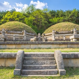 Grosse Nordkorea Reise ab Pyongyang: Tomb of King Kongmin