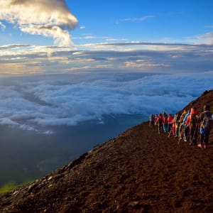 Mt. Fuji Trekking (Gruppe, Nebensaison) ab Tokio: Trekking Mt. Fuji