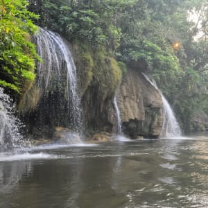Pont de la rivière Kwai & expérience des éléphants à Bangkok: Waterfall River Kwai