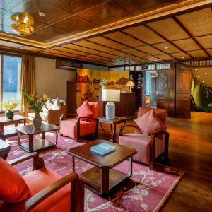 Mystische Lan Ha Bucht Kreuzfahrt mit «Ylang» ab Hanoi: ylang-lobby-lounge