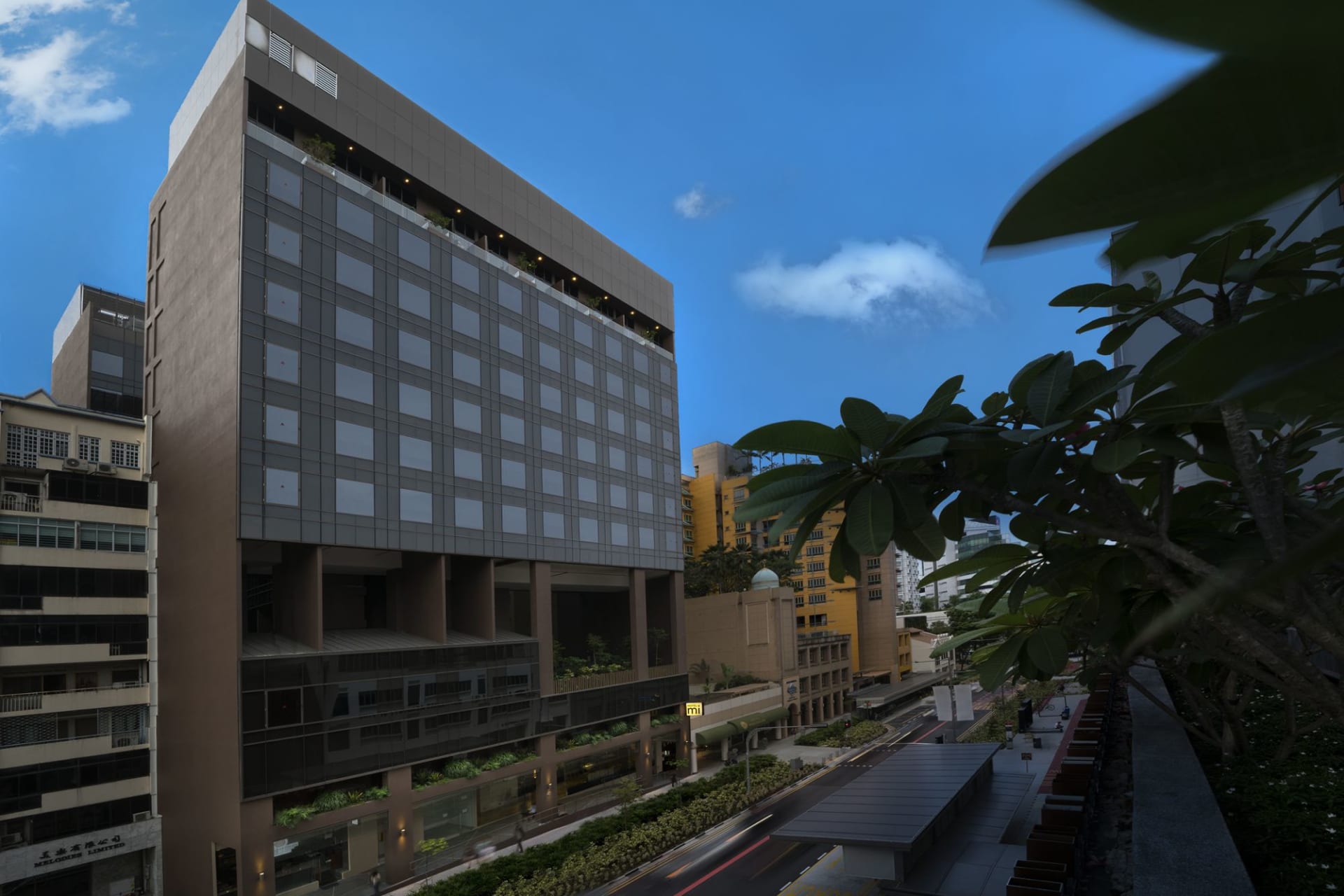 exterior: Hotel building