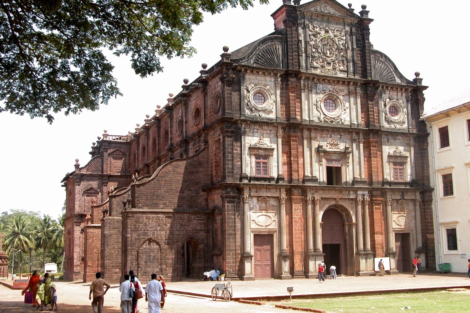 Goa Basilica of Bom Jesus 001 - G