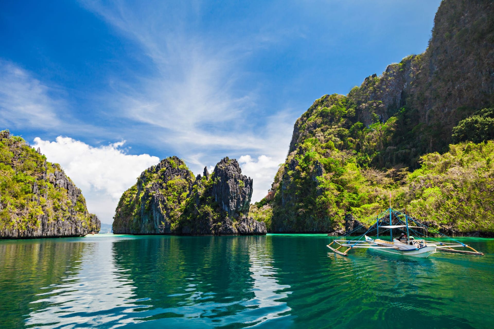 Palawan traditional filippino boat in the sea