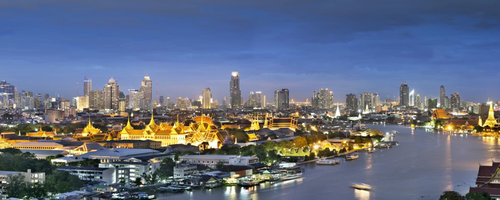 Chao Phraya by Night in Bangkok: Bangkok