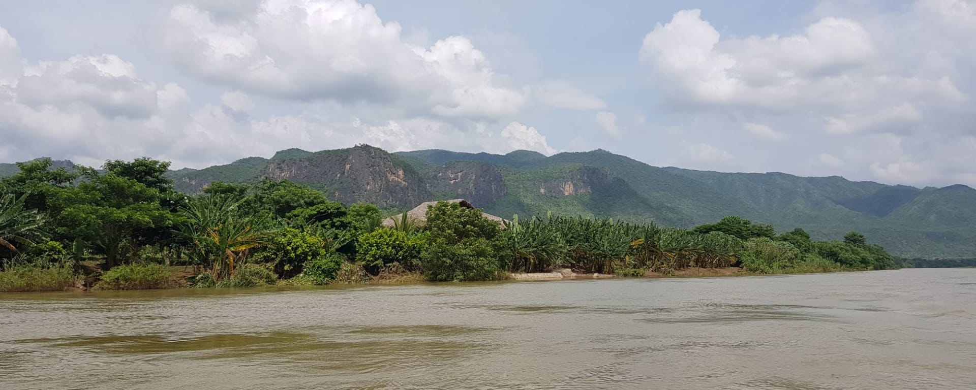 Vie authentique le long de la rivière Dohtawaddy à Mandalay: Dohtawaddy River