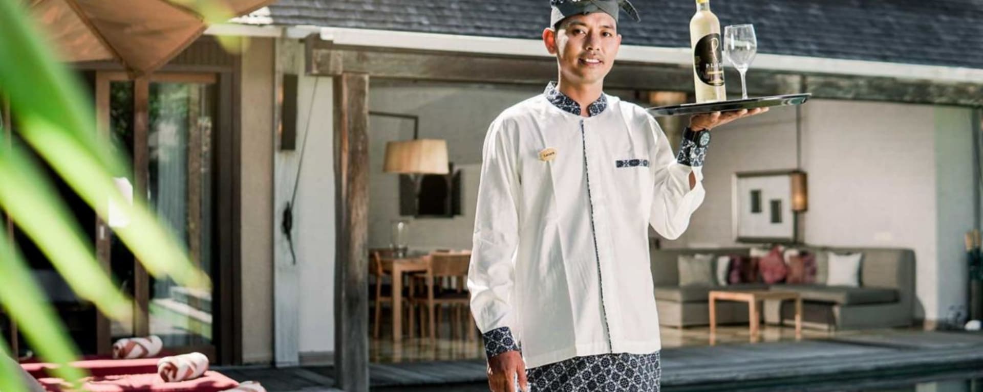 Space Villas Bali in Südbali:  Pool Service