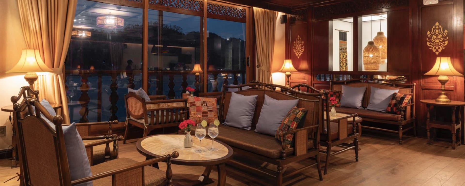 Croisière fluviale luxueuse au Laos de Vientiane: heritage-line-i-upper-mekong-i-laos-i-anouvong-i-lounge_54267068801_o