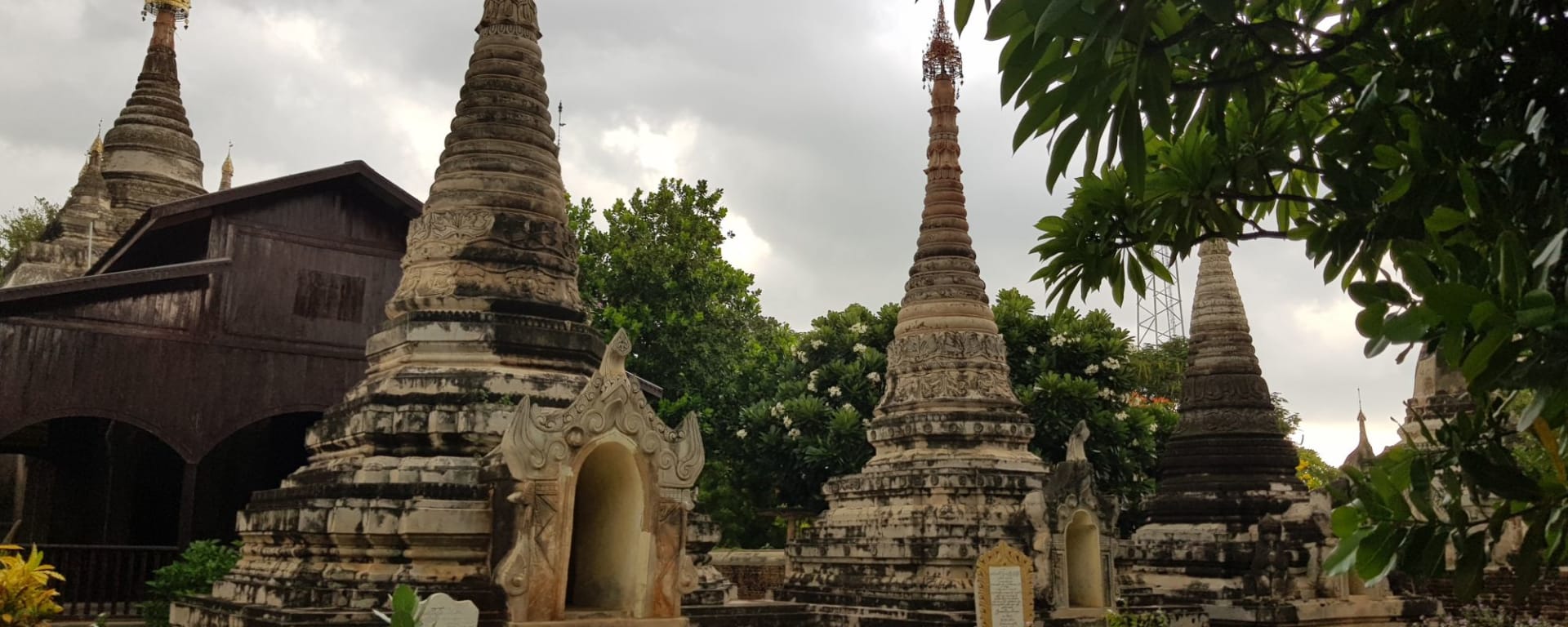 Vie authentique le long de la rivière Dohtawaddy à Mandalay: Makhaya