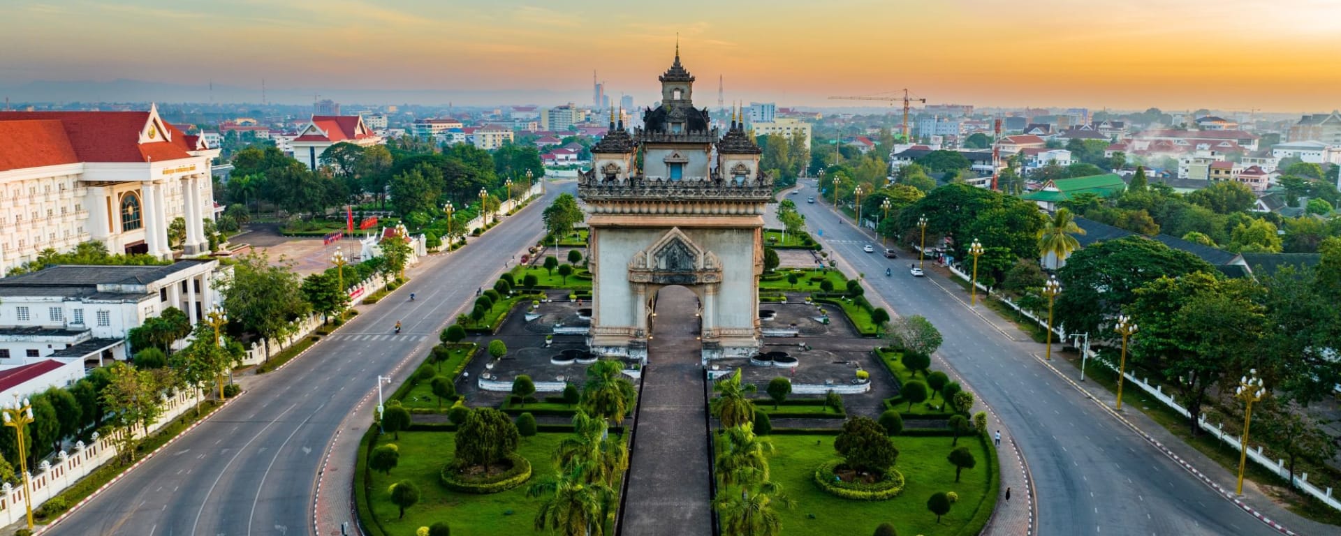 Tour de ville de Vientiane: Patuxai from above