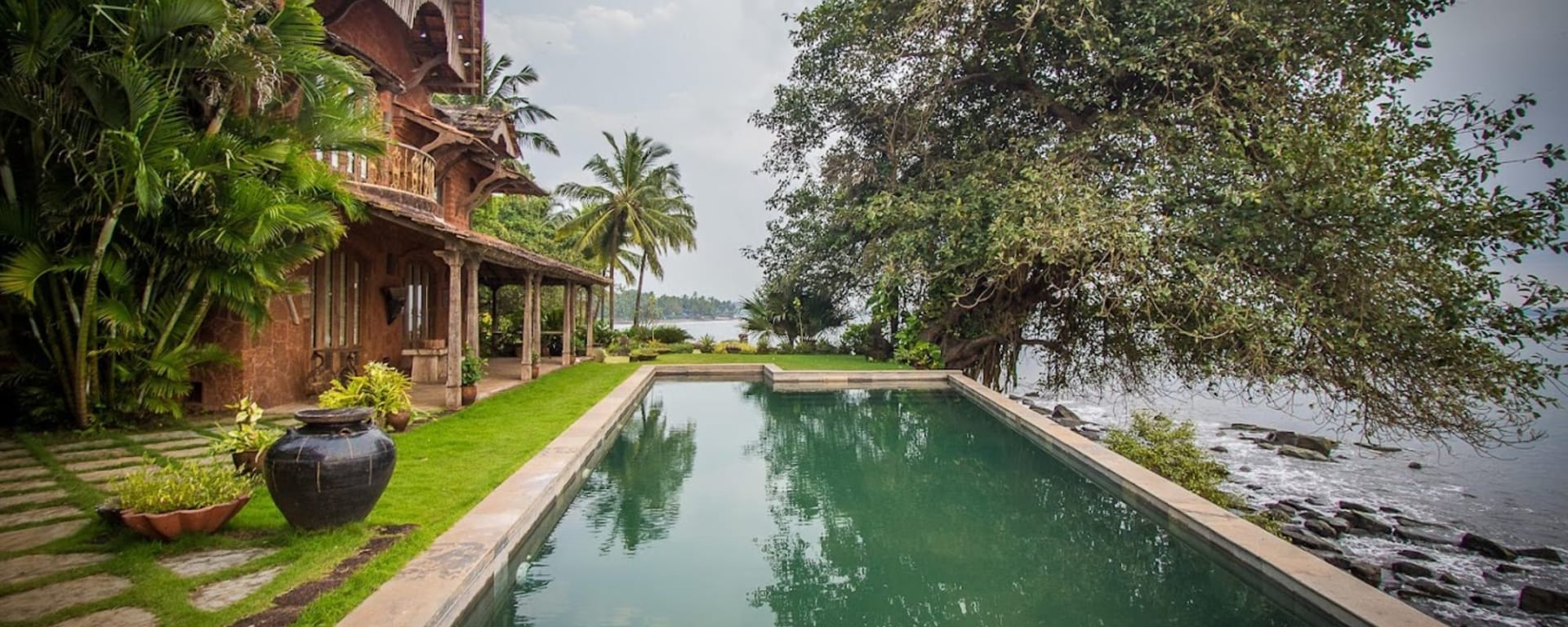 Ahilya by the Sea à Goa:  Pool