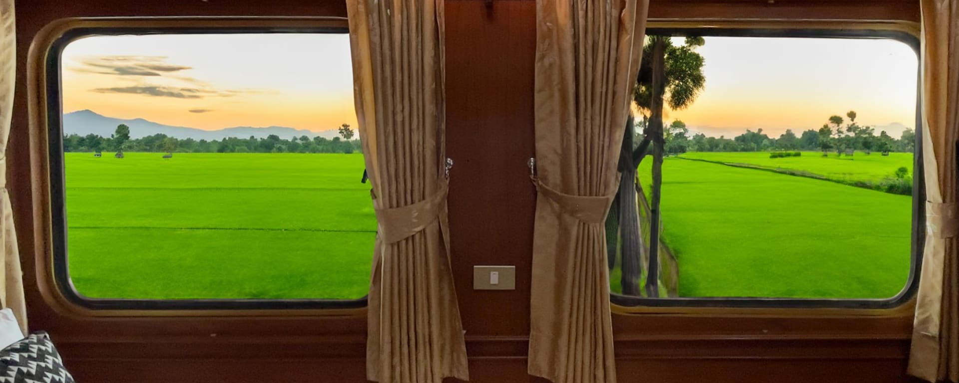 The Blue Jasmine – Train Heritage de Bangkok: Premium Suite