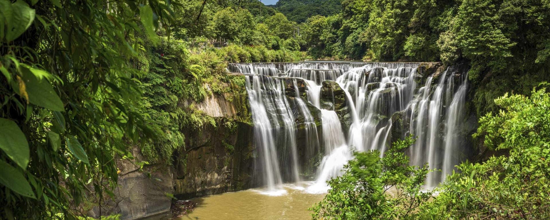 Natur & Kultur im Norden in Taipei: Shifen Waterfall