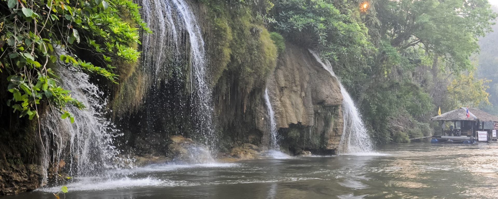 Pont de la rivière Kwai & expérience des éléphants à Bangkok: Waterfall River Kwai