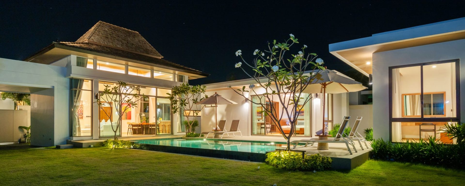 Escape Villas in Phuket: Deluxe Garden Pool Villa 2-BR