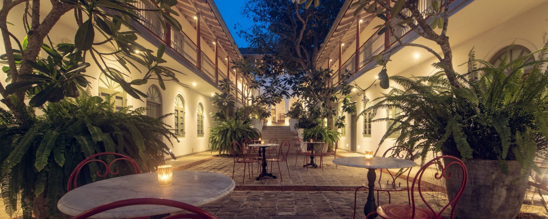 Fort Bazaar in Galle:  Courtyard