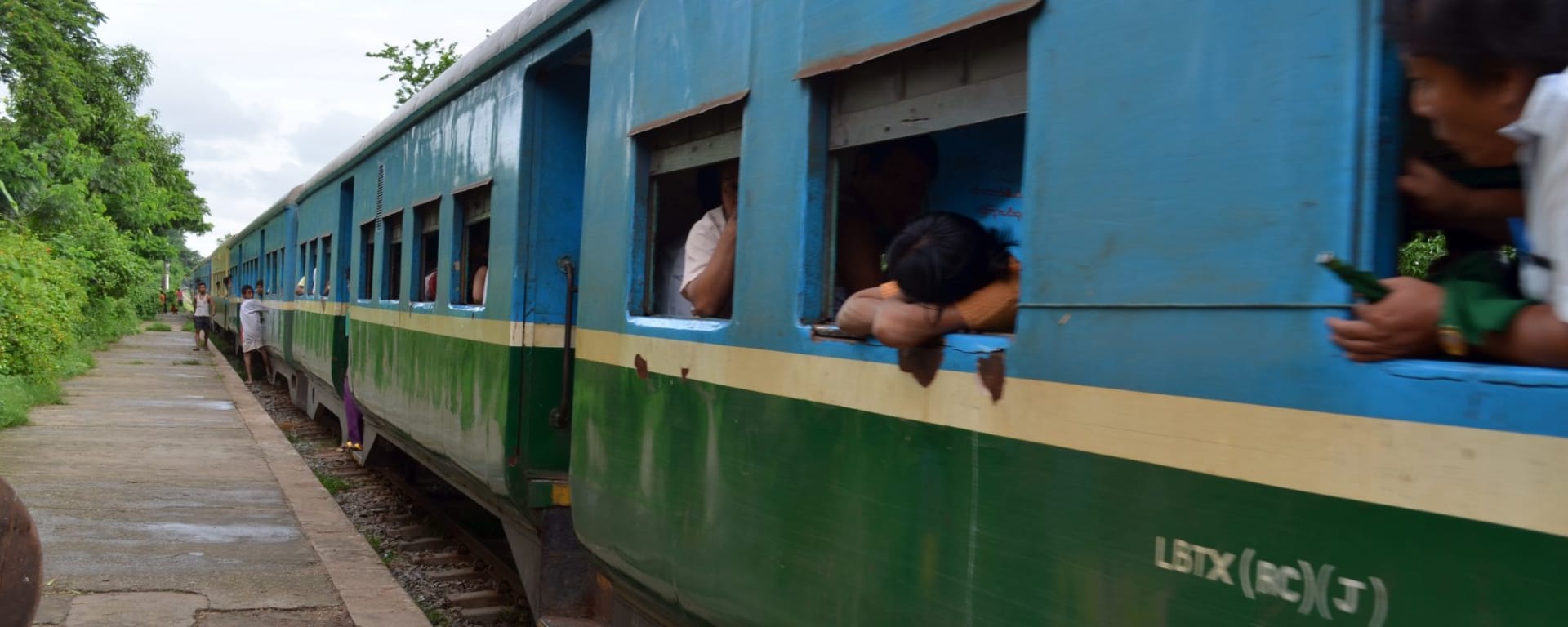 Im Pendlerzug durch Yangon: Circular Train Yangon