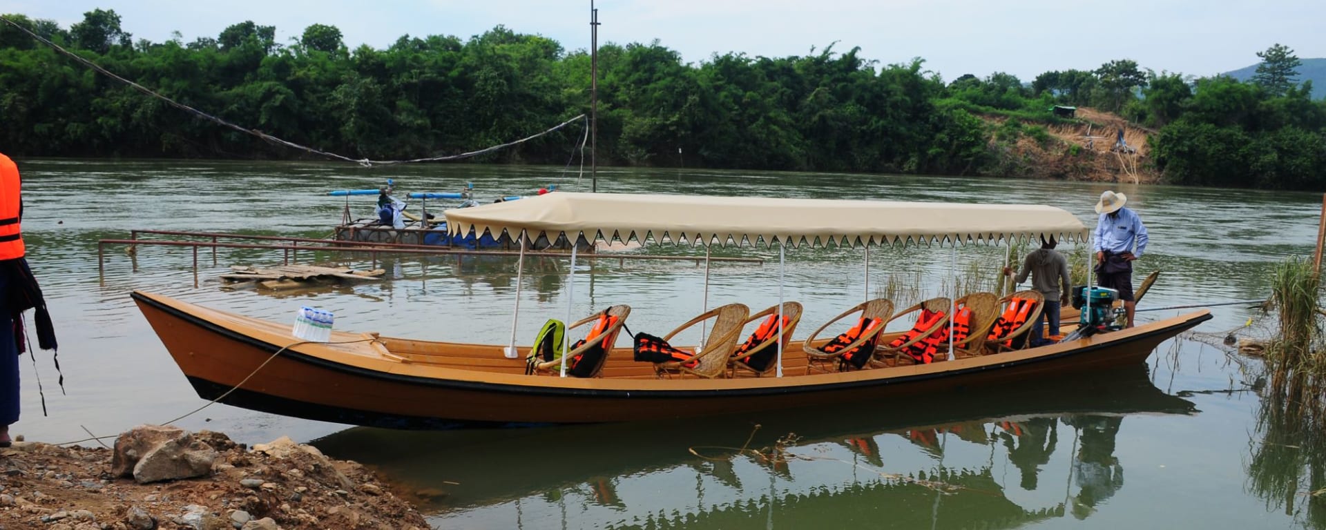 Vie authentique le long de la rivière Dohtawaddy à Mandalay: Dohtawaddy River sightseeing boat