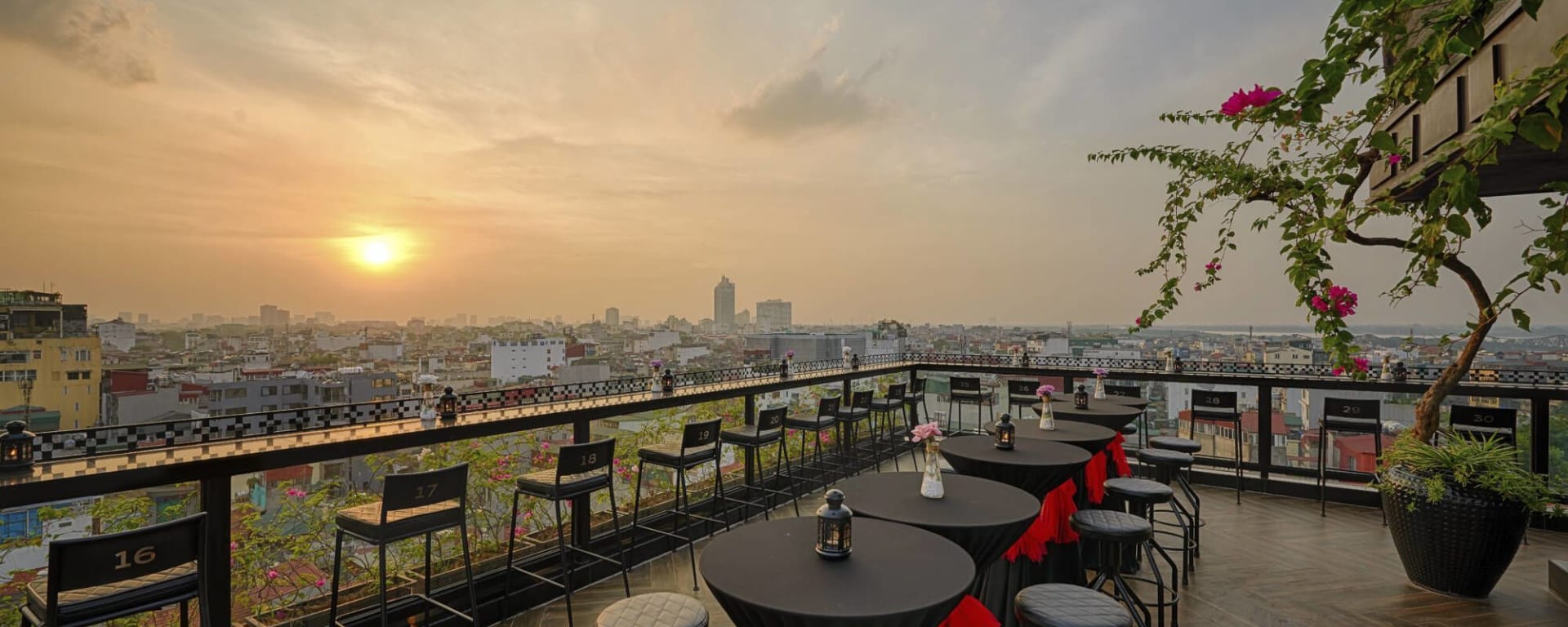 La Siesta Premium Hang Be in Hanoi: Lighthouse Sky Bar