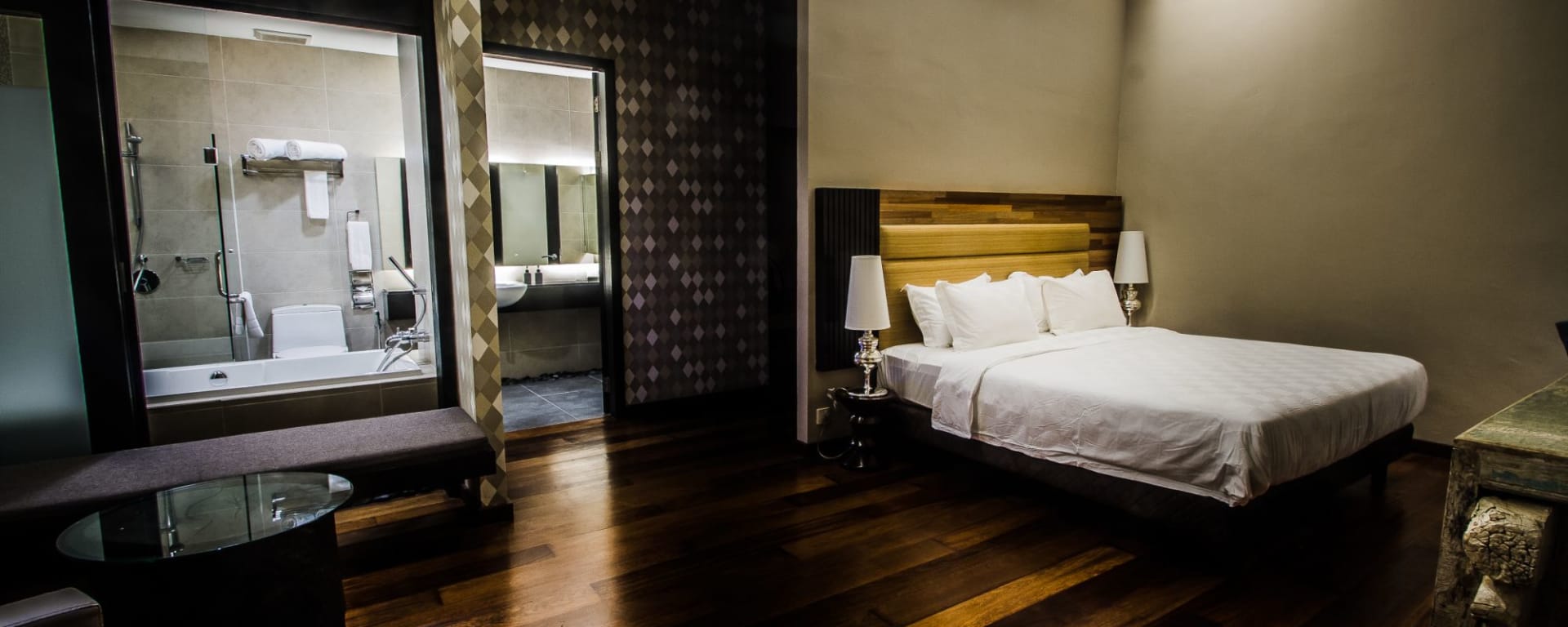 The Ranee Boutique Suites à Kuching: 2013-04-03 22.12.22