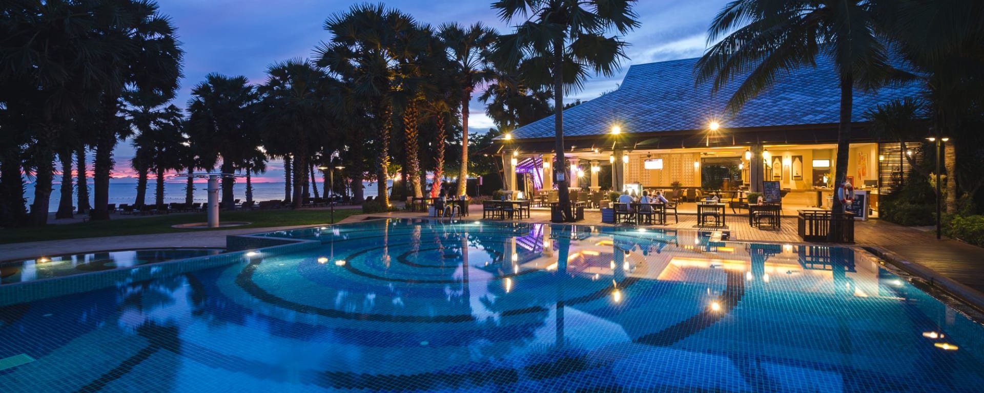 Ravindra Beach Resort & Spa in Pattaya:  Reva Beach Restaurant