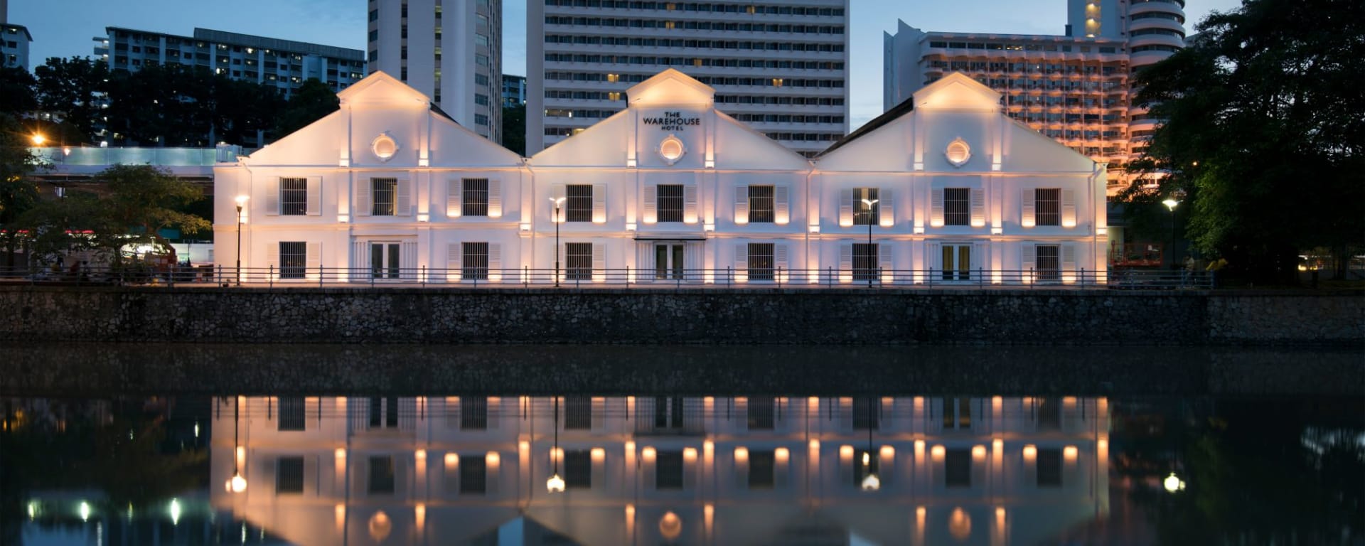 The Warehouse Hotel in Singapur: Evening Facade