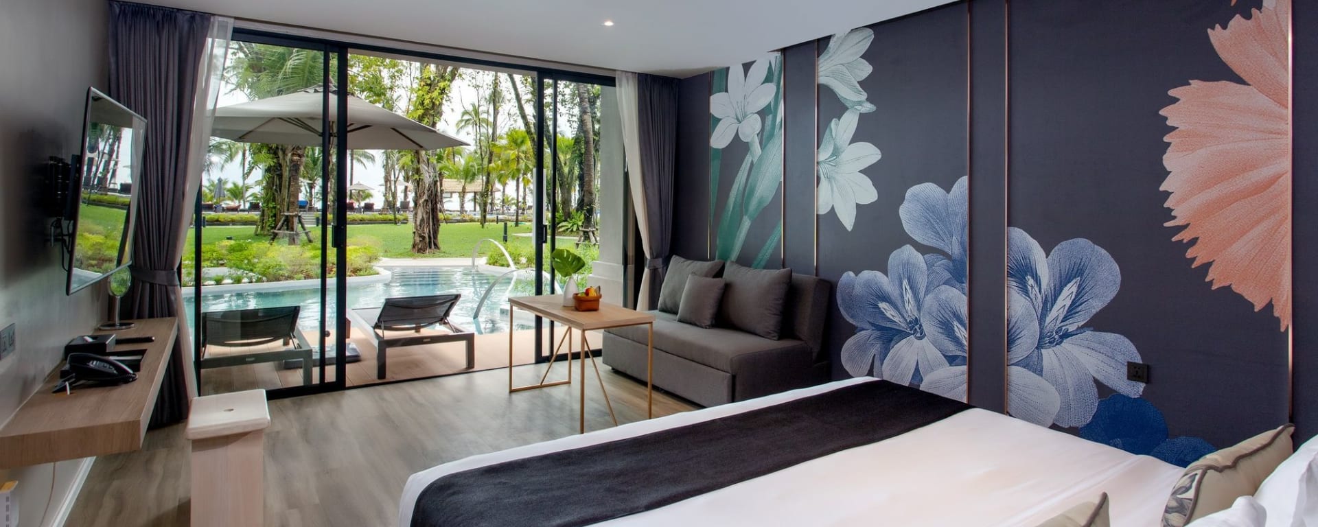 La Flora Khao Lak: Seaside Pool Access