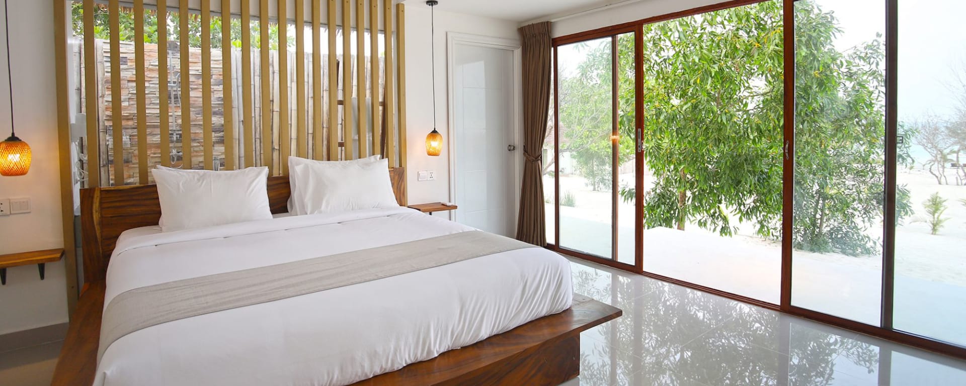 Anaya Koh Rong:  Deluxe