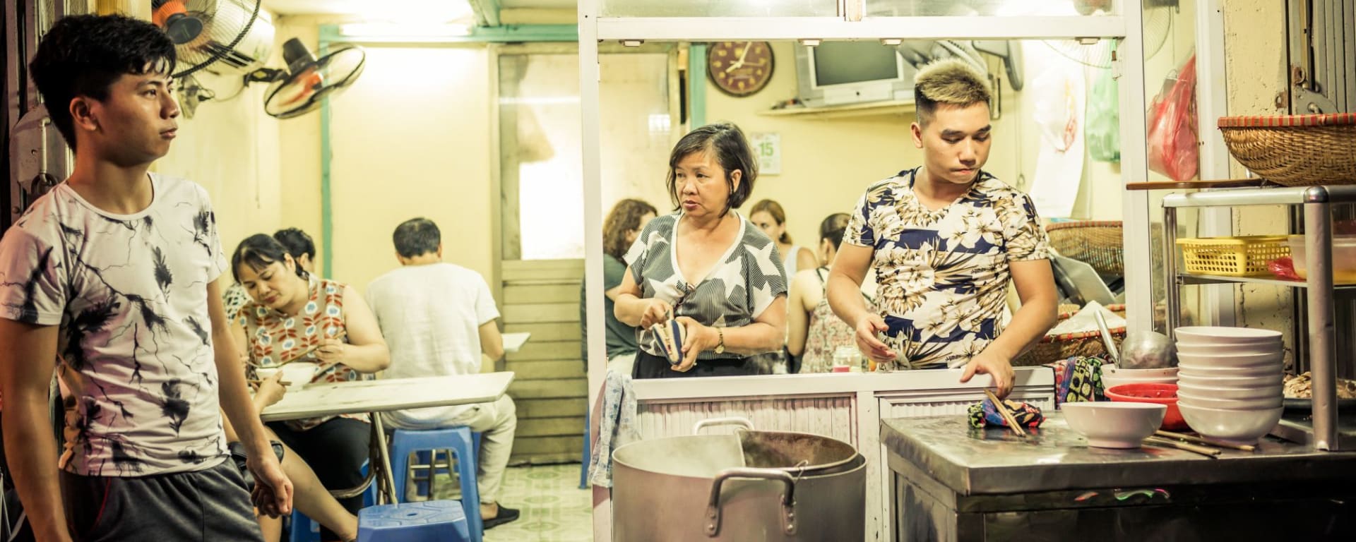 Street Food Tour in Hanoi: Hanoi Food Stall 