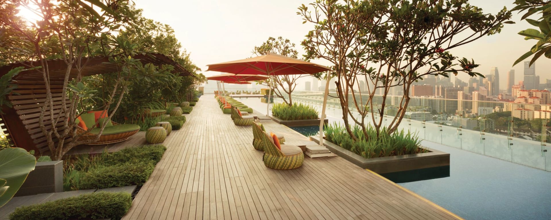 Jen Orchardgateway in Singapur:  Rooftop Infinity Pool