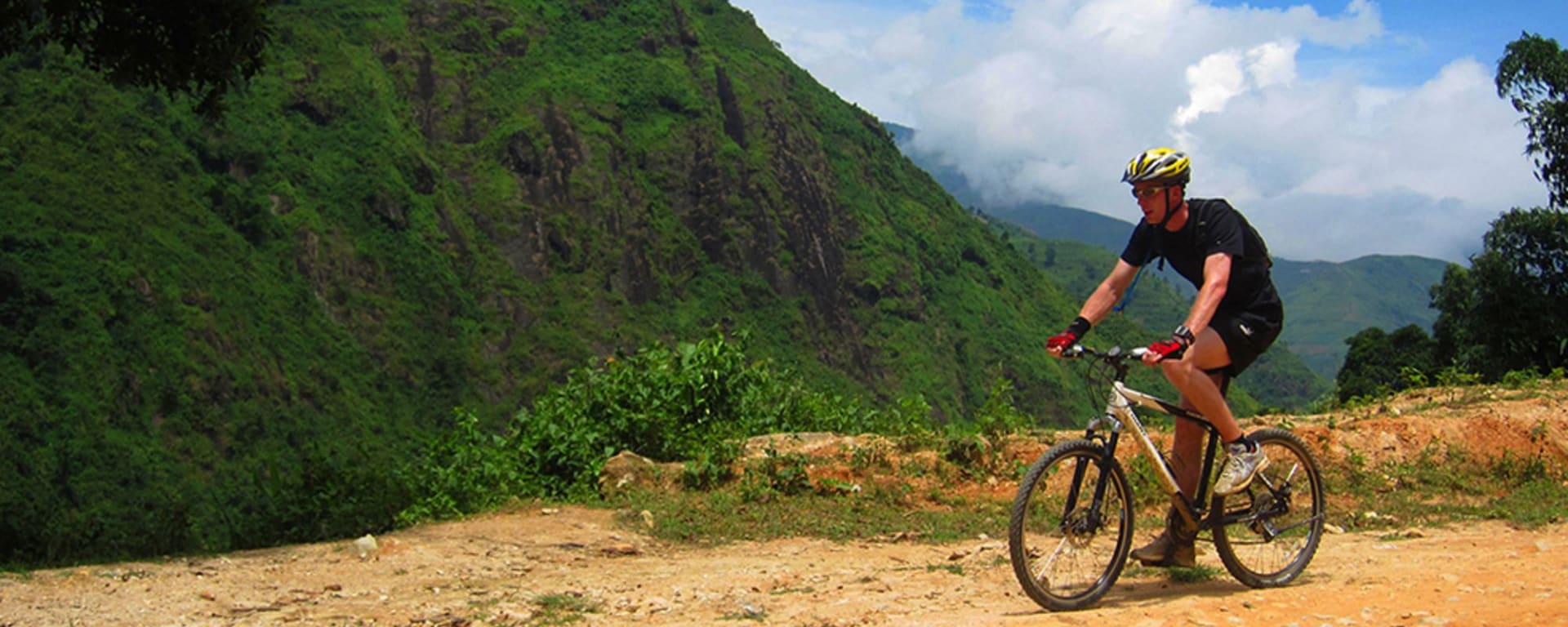 Abenteuer Sapa «Hiking & Biking Package» ab Hanoi: Mountain Biking (6)