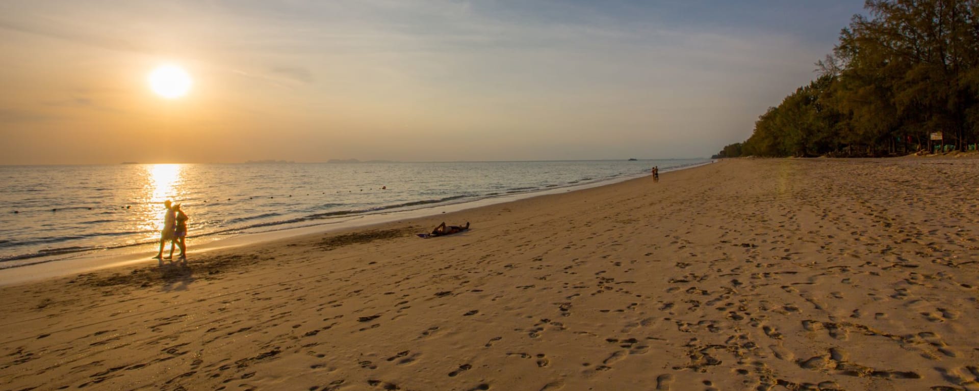 Lanta Casuarina Beach Resort in Ko Lanta: Beach