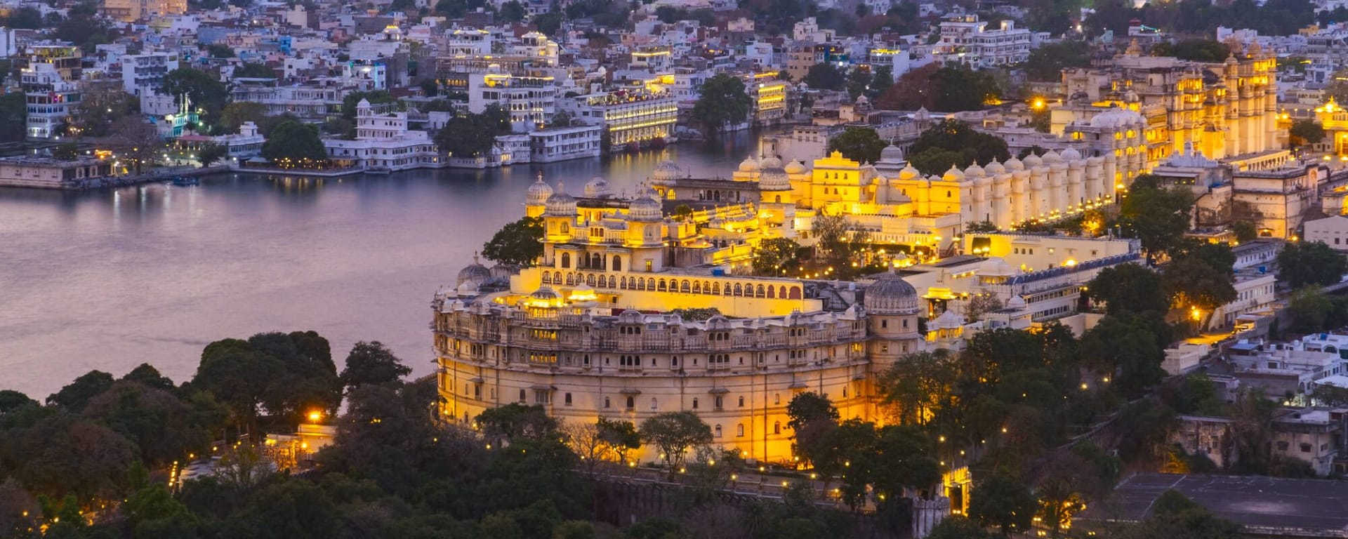 L'Inde pour les fins connaisseurs de Delhi: Udaipur City Palace with Lake Pichola