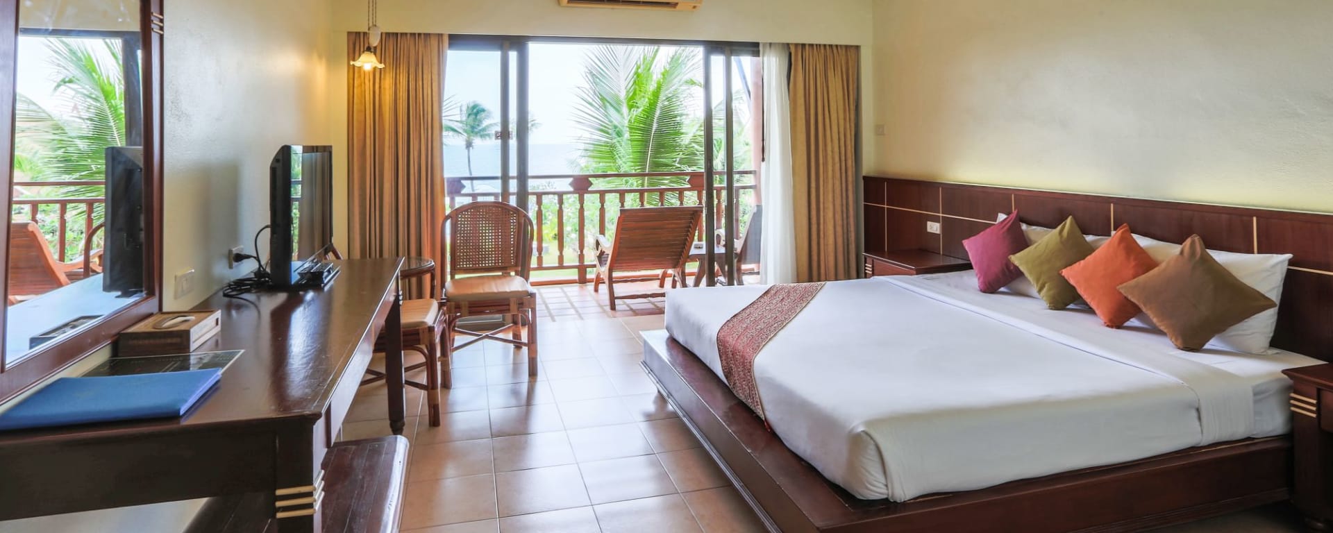 Lanta Casuarina Beach Resort in Ko Lanta: Seaview