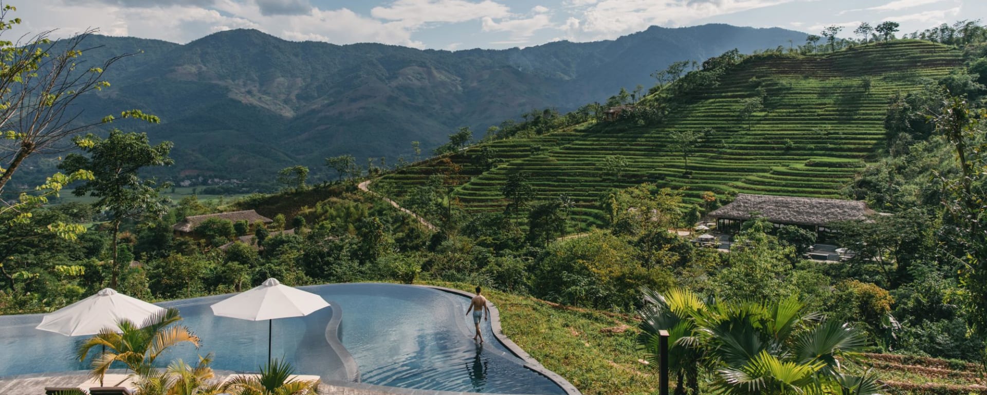 Avana Retreat in Mai Chau: Pool Bar