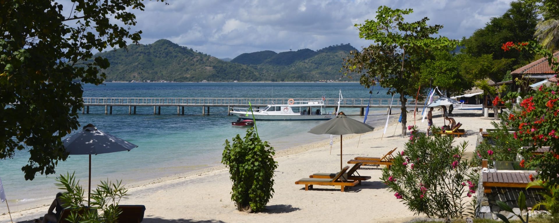 Cocotinos Sekotong in Lombok:  Beach
