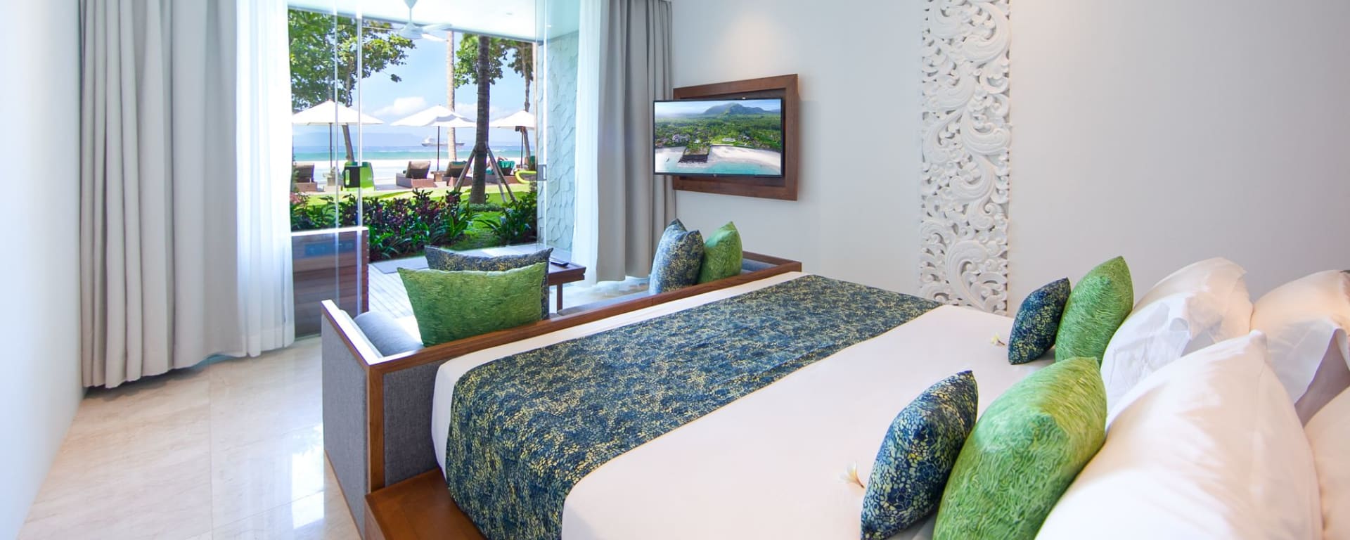 Candi Beach Resort & Spa in Ostbali: Deluxe Junior Suite Ocean View