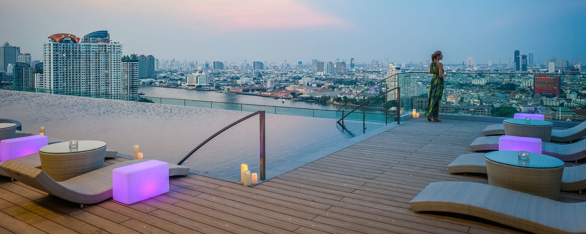 AVANI+ Riverside Bangkok Hotel: Roof Top Pool